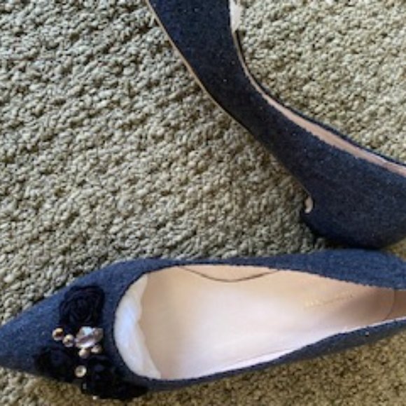 Beautiful Holiday Gray Flannel jewel embellished kitten heel flat - Picture 4 of 6